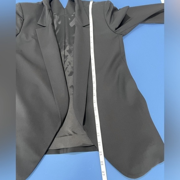 Theyskens’ Theory Black Blazer. Excellent Condition. Size 2 - Picture 6 of 9